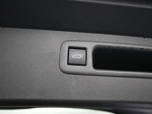 Used 2026 Toyota Highlander XLE image 24