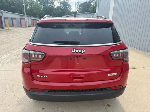 Used 2018 Jeep Compass Latitude w/ Popular Equipment Group AWD/4WD image 10