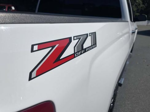 Used 2018 Chevrolet Silverado 1500 LTZ Z71 w/ LTZ Plus Package AWD/4WD image 9