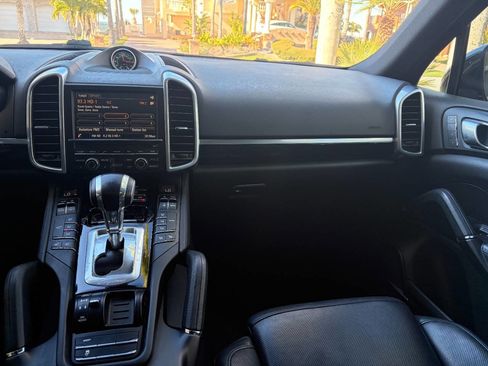 Used 2015 Porsche Cayenne Diesel image 20