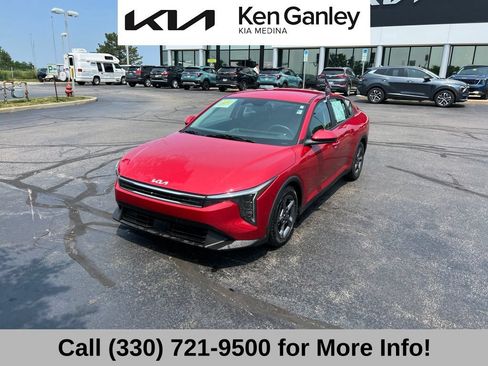 Certified 2025 Kia K4 FWD image 3