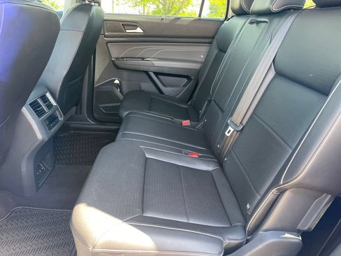 Used 2023 Volkswagen Atlas SE w/ Panoramic Sunroof Package AWD/4WD image 11
