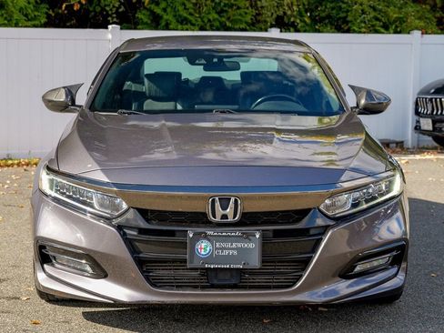 Used 2018 Honda Accord Sport image 2