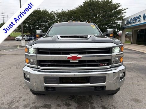 Used 2019 Chevrolet Silverado 2500 LTZ w/ Duramax Plus Package AWD/4WD image 8