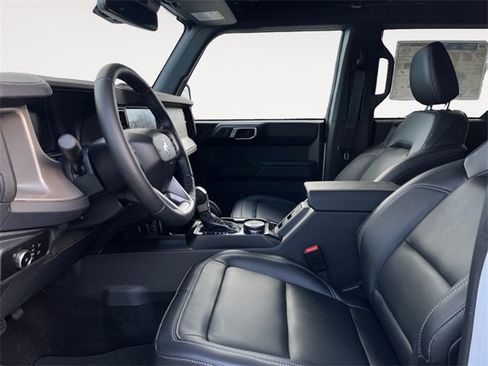 New 2025 Ford Bronco Outer Banks w/ Sasquatch Package image 9