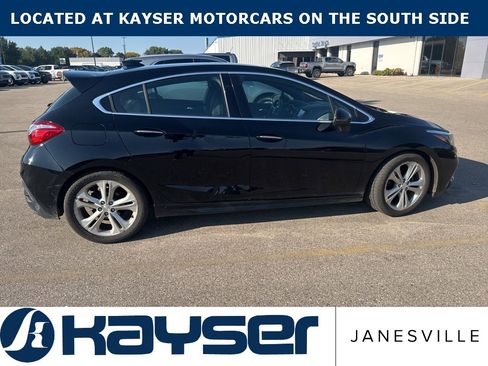 Used 2017 Chevrolet Cruze Premier image 5