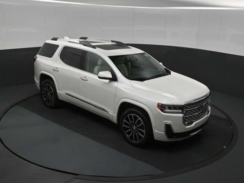 Used 2020 GMC Acadia Denali w/ Technology Package AWD/4WD image 10