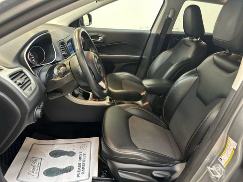 Used 2019 Jeep Compass Latitude w/ Cold Weather Group image 4