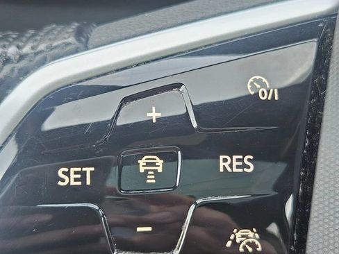 Used 2022 Volkswagen Tiguan SE R-Line AWD/4WD image 14