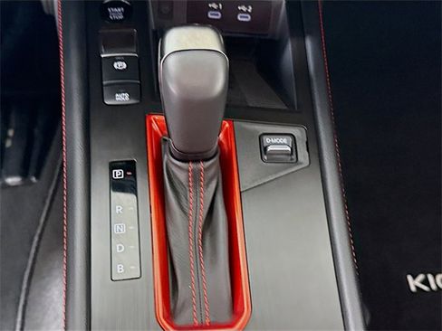 Certified 2025 Nissan Kicks SR image 19