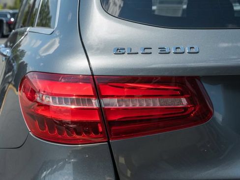 Used 2019 Mercedes-Benz GLC 300 4MATIC image 7