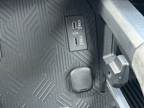 Used 2025 Toyota Tacoma SR5 image 30