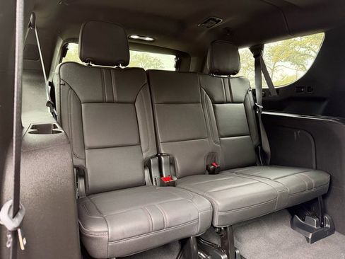 Used 2023 Chevrolet Suburban RST w/ Sport Performance Package image 19