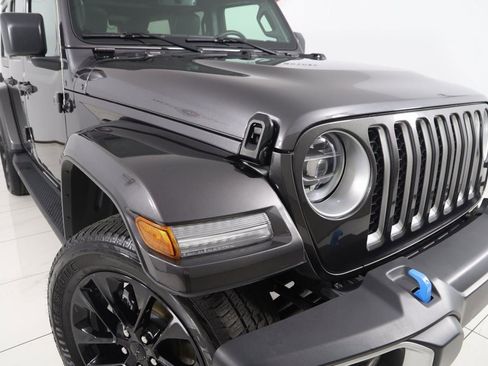 Used 2022 Jeep Wrangler Unlimited Sahara w/ Cold Weather Group image 19