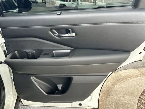 Used 2022 Nissan Pathfinder SL w/ SL Premium Package FWD image 41