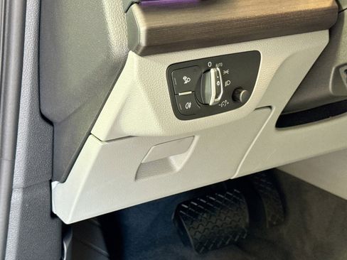 Used 2025 Audi Q5 e Premium Plus w/ Premium Plus Package image 10