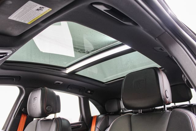 Used 2023 Porsche Macan AWD/4WD image 14