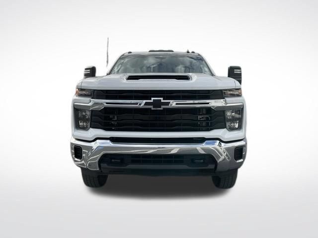 Used 2024 Chevrolet Silverado 3500 LT AWD/4WD image 2
