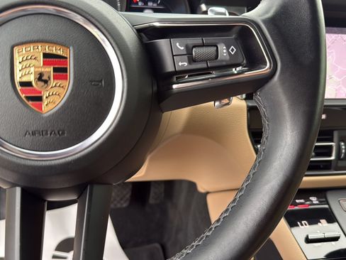 Used 2024 Porsche Macan w/ Premium Plus Package AWD/4WD image 15