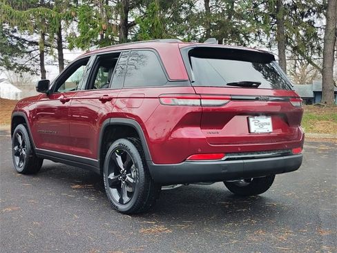 New 2025 Jeep Grand Cherokee Altitude w/ Trailer Tow Package image 8