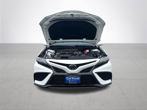Used 2023 Toyota Camry SE w/ Cold Weather Package FWD image 4