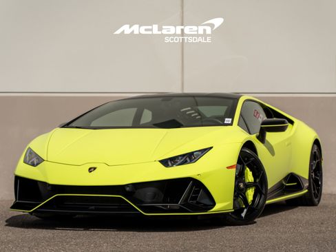 Used 2022 Lamborghini Huracan EVO image 2