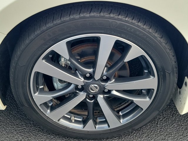 Certified 2017 Nissan Altima 2.5 SR FWD image 8