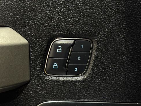 Used 2017 Ford F250 Lariat w/ Lariat Ultimate Package image 28