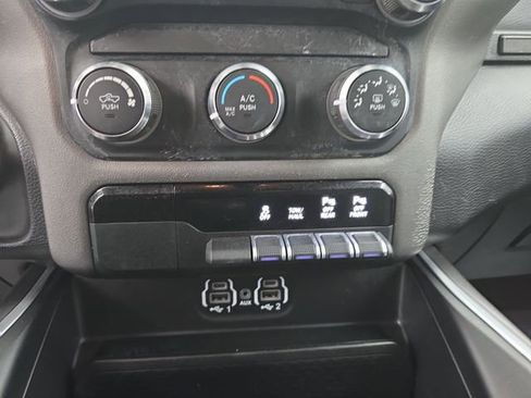 Used 2022 RAM 1500 Big Horn AWD/4WD image 37