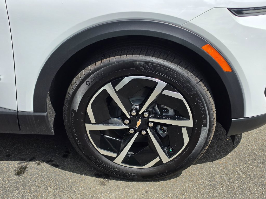 New 2026 Chevrolet Equinox EV LT AWD/4WD image 9