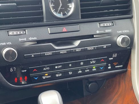 Used 2017 Lexus RX 350 Base AWD 4dr SUV w/ Premium Package image 32