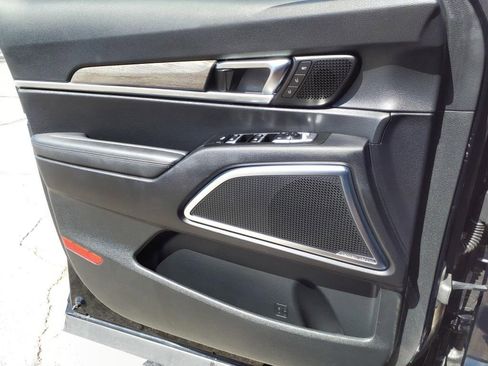 Used 2022 Kia Telluride SX w/ SX Prestige Package image 23