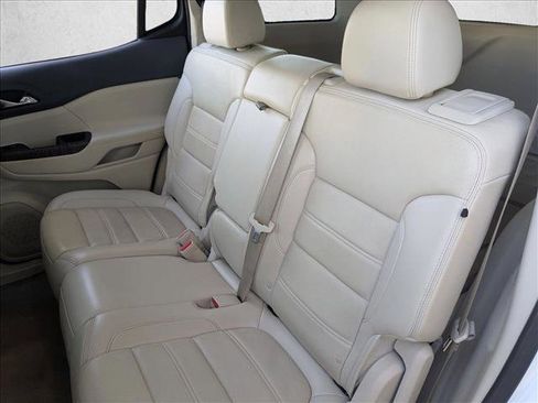 Used 2023 GMC Acadia Denali image 18