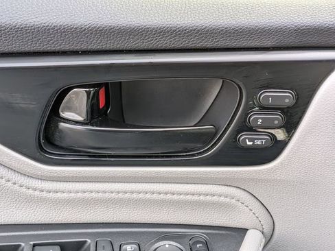 Used 2023 Honda Odyssey Touring image 13