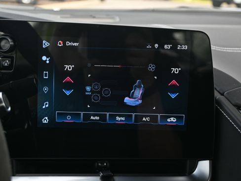 Used 2025 Chevrolet Corvette Stingray Premium Cpe w/ Z51 Performance Package RWD image 24