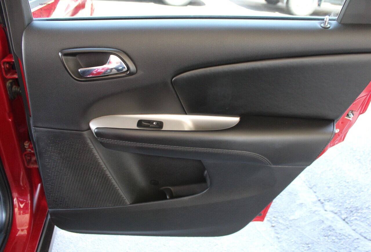 Used 2018 Dodge Journey SE w/ Popular Equipment Group FWD image 11