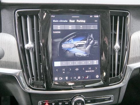 Certified 2025 Volvo S90 B6 Plus image 16