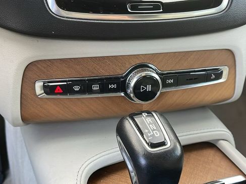 Used 2016 Volvo XC90 T6 Inscription w/ Vision Package image 20