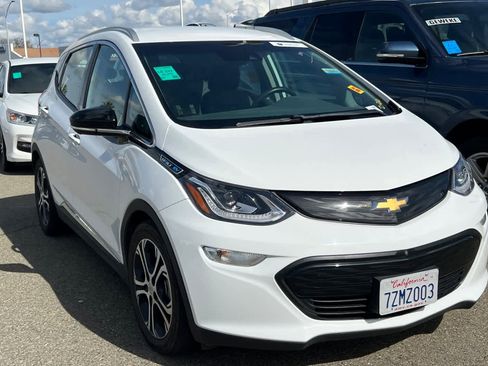 Used 2017 Chevrolet Bolt Premier w/ Driver Confidence II Package image 3