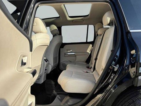 Used 2021 Mercedes-Benz GLB 250 image 33