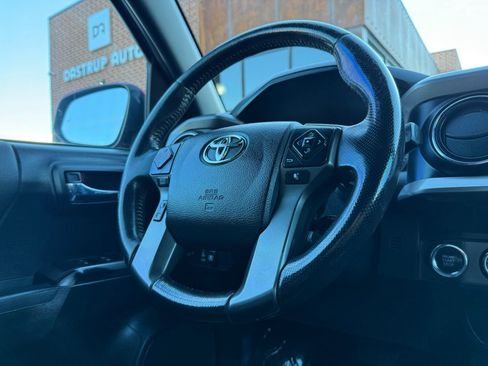 Used 2017 Toyota Tacoma TRD Pro image 11