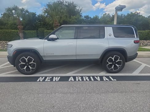 Used 2024 Rivian R1S Adventure Dual AWD/4WD image 2