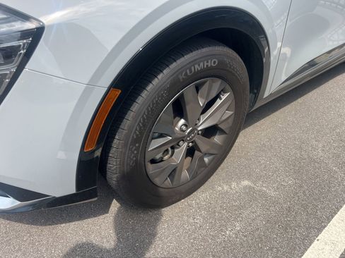 Used 2024 Kia Sportage SX FWD image 4