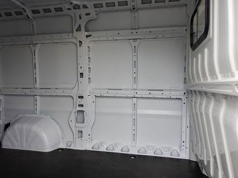 New 2025 RAM ProMaster 2500 w/ Quick Order Package 22G SLT image 25