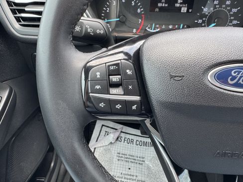 Used 2022 Ford Escape SEL FWD image 9