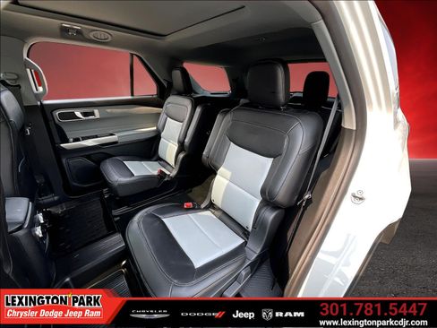 Used 2023 Ford Explorer XLT w/ Equipment Group 202A AWD/4WD image 21