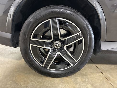 Used 2025 Mercedes-Benz GLC 300 4MATIC image 29