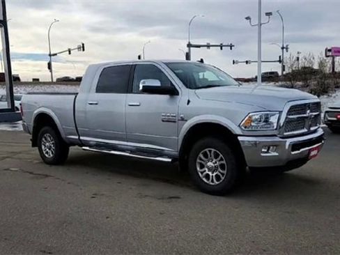 Used 2014 RAM 2500 Laramie w/ Convenience Group image 2