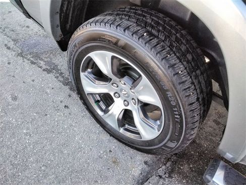 Used 2019 RAM 1500 Laramie image 18