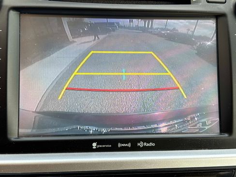 Used 2019 Toyota Highlander Limited image 26